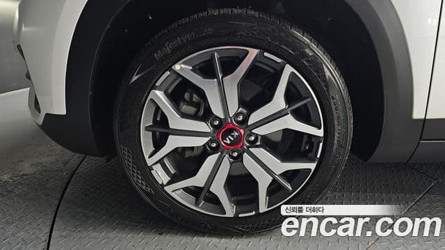 Kia Seltos Signature, 2022 все фото