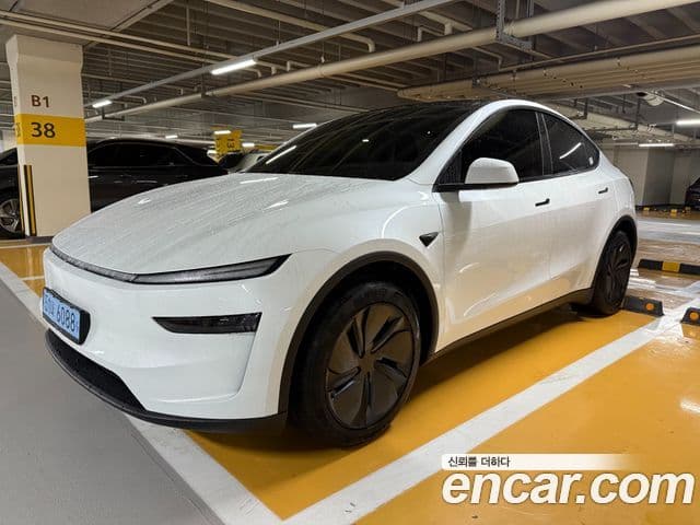 Tesla модель Y, 2025 2