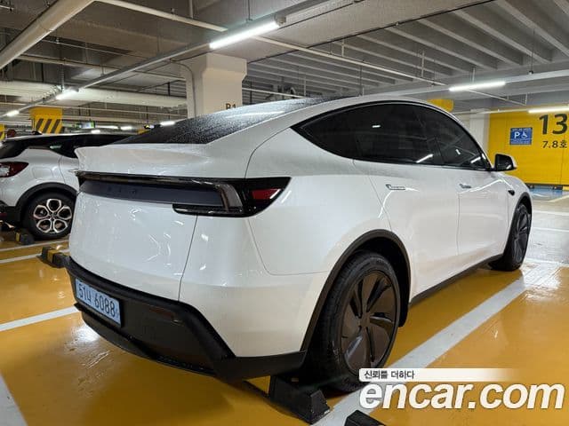 Tesla модель Y, 2025 6