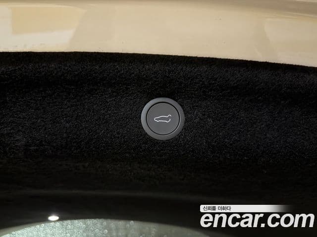 Tesla модель Y, 2025 17