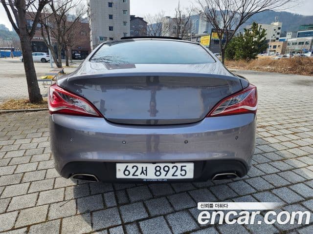 Hyundai Genesis купе 200 турбо P, 2009 все фото