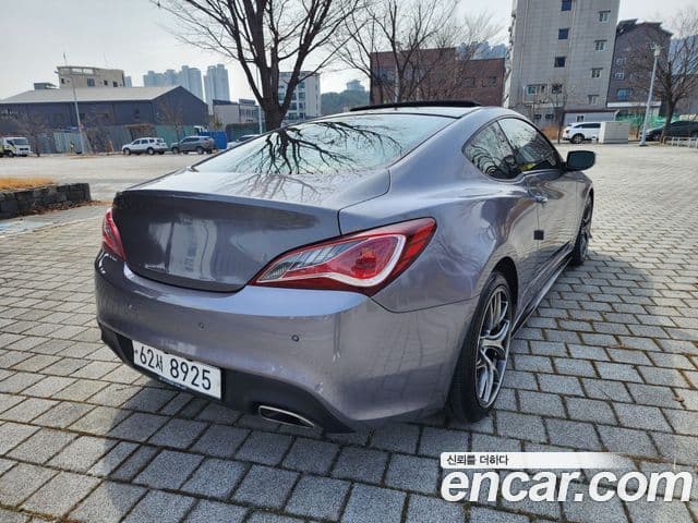 Hyundai Genesis купе 200 турбо P, 2009 6