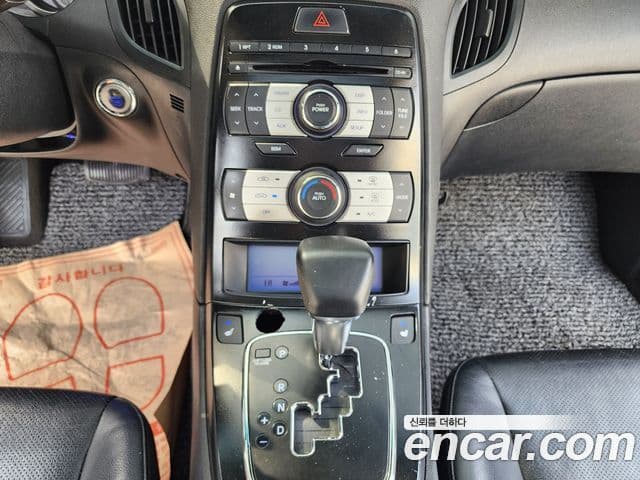 Hyundai Genesis купе 200 турбо P, 2009 17