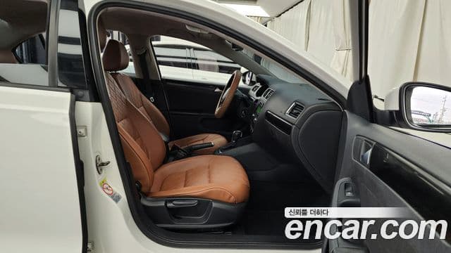 Volkswagen New Jetta 6세대, 2014 11