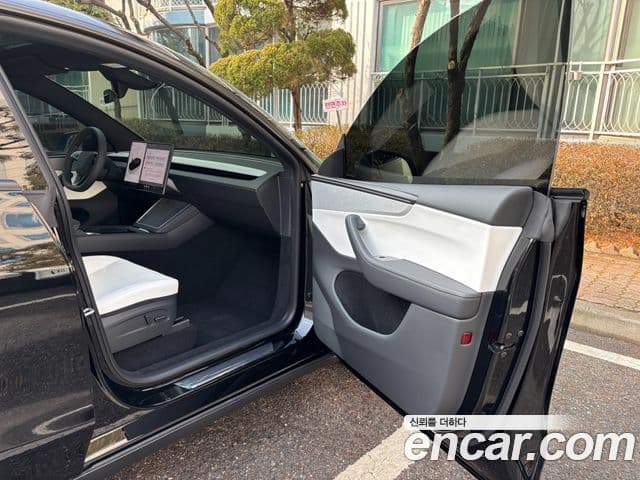 Tesla модель Y, 2026 9