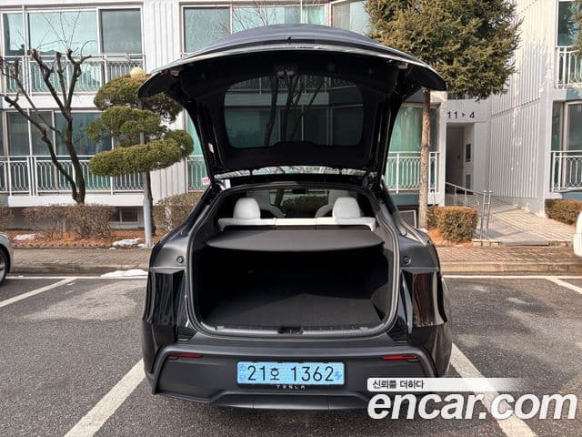 Tesla модель Y, 2026 10