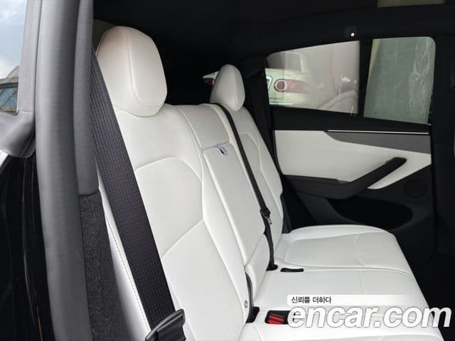 Tesla модель Y, 2026 19