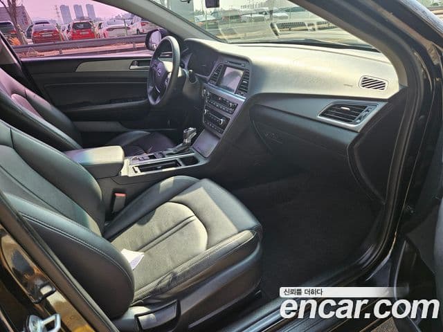 Hyundai LF Sonata Special, 2017 8