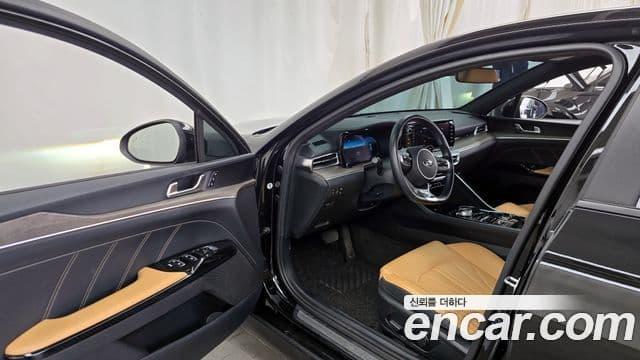 Kia K5 3세대 Signature, 2021 10