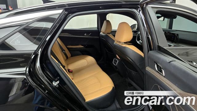 Kia K5 3세대 Signature, 2021 12