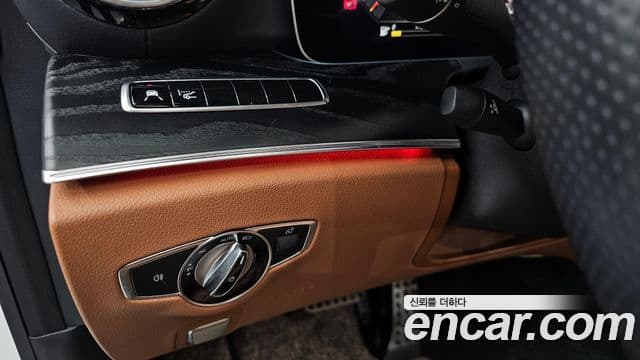 Mercedes-Benz E-класс W213 E220d кабриолет, 2020 18