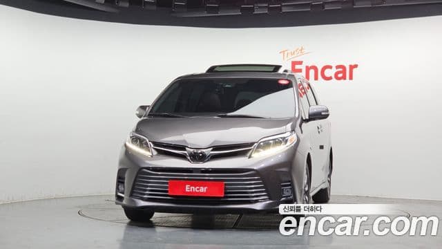 Toyota Sienna, 2018 3