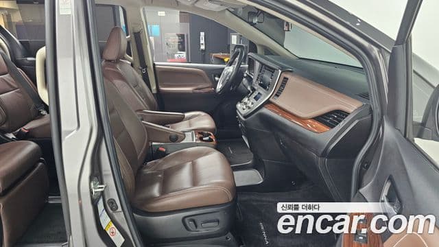 Toyota Sienna, 2018 11