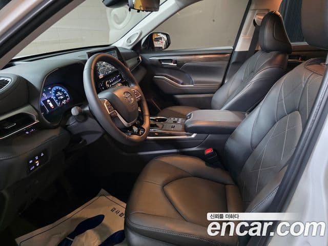 Toyota Highlander 4세대 Platinum, 2025 10