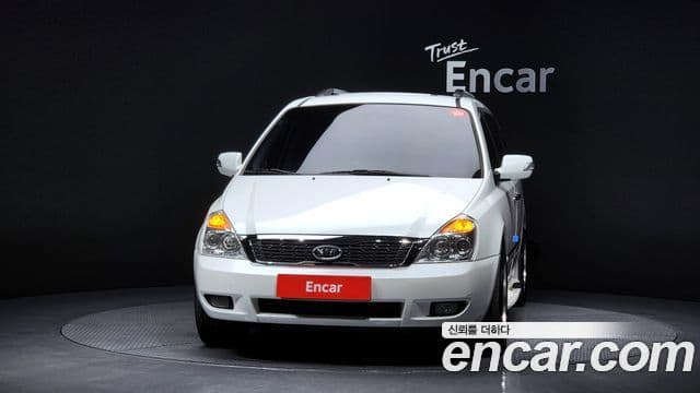 Kia Carnival R Premium, 2012 3