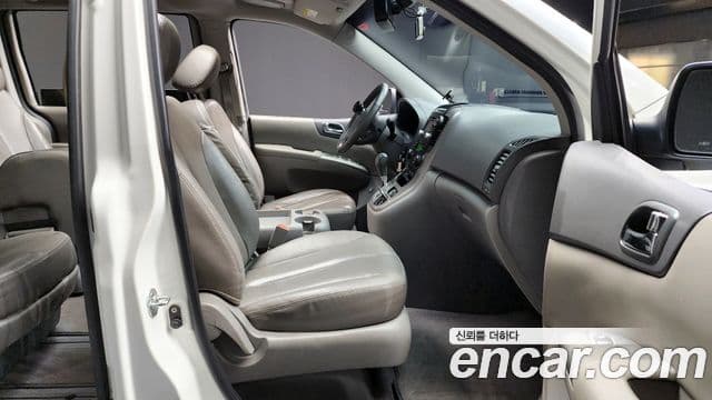 Kia Carnival R Premium, 2012 10