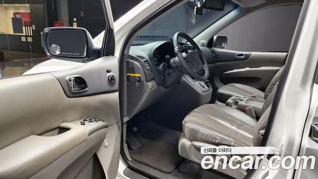 Kia Carnival R Premium, 2012 11