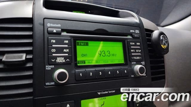 Kia Carnival R Premium, 2012 16