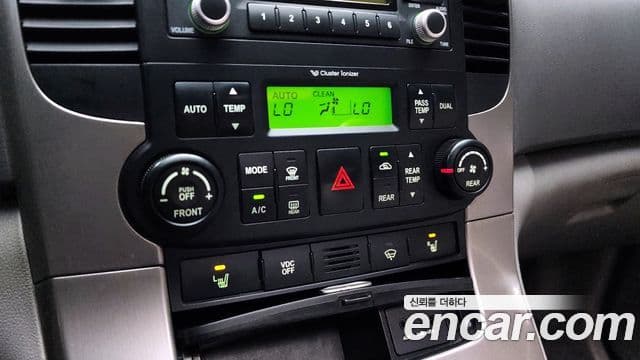 Kia Carnival R Premium, 2012 18