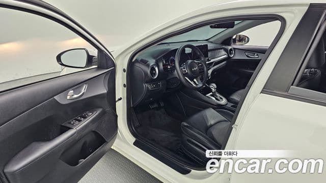 Kia The / новый New K3 2세대 Trendy, 2023 11