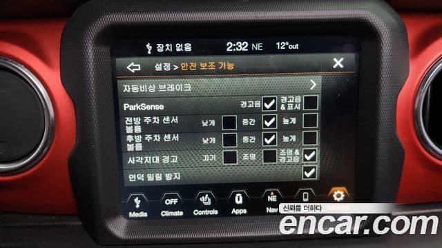 Jeep Wrangler (JL) 2.0 Rubicon Power top 4도어, 2019 17