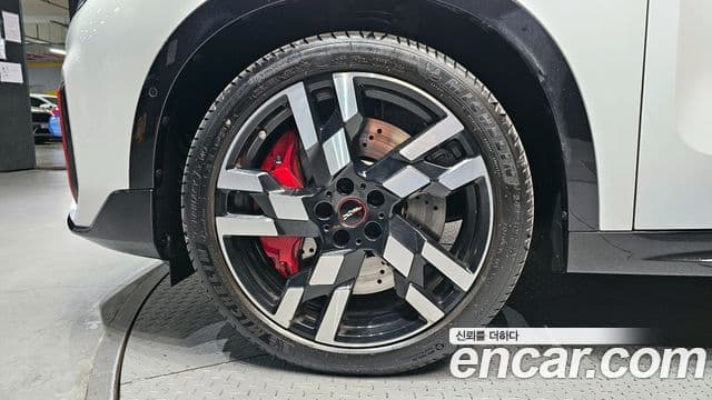 Mini Cooper S Countryman 3세대 ALL4 JCW, 2025 все фото