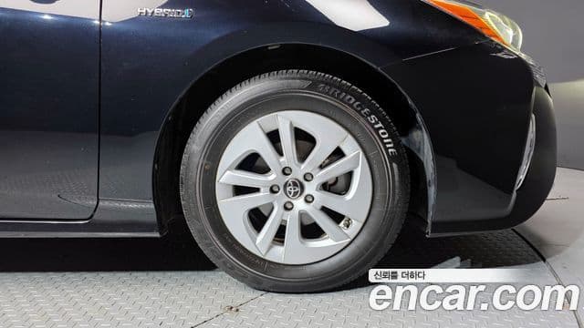 Toyota 프리우스 4세대 1.8 E, 2017 все фото