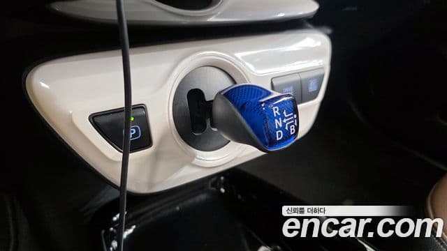 Toyota 프리우스 4세대 1.8 E, 2017 9