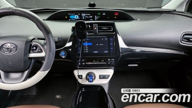 Toyota 프리우스 4세대 1.8 E, 2017 14
