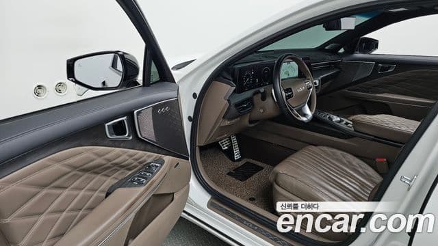 Kia K8 гибрид Signature, 2022 10