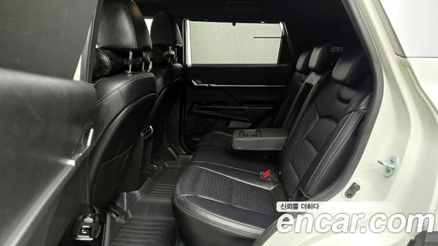 KG모빌리티(SsangYong) Torres T7, 2023 12