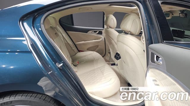 Genesis The / новый New G70, 2022 12