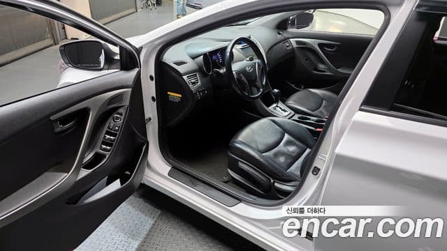 Hyundai Avante MD M16 GDI Avenue, 2014 10