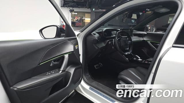 Peugeot 2008 2세대 1.5 BlueHDi GT, 2022 11