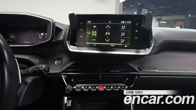 Peugeot 2008 2세대 1.5 BlueHDi GT, 2022 14