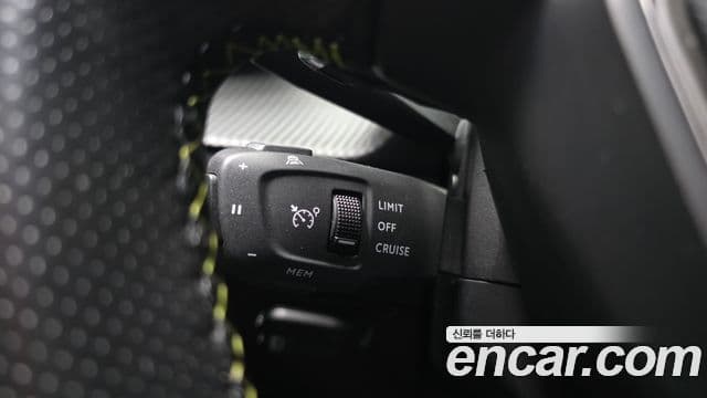 Peugeot 2008 2세대 1.5 BlueHDi GT, 2022 17