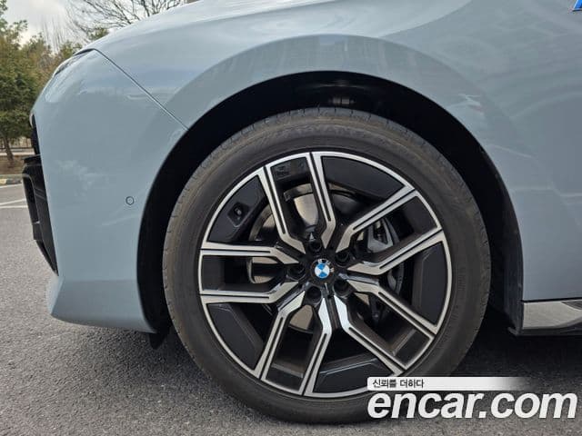 BMW 7시리즈 (G70) 740d xDrive M Sport, 2025 все фото