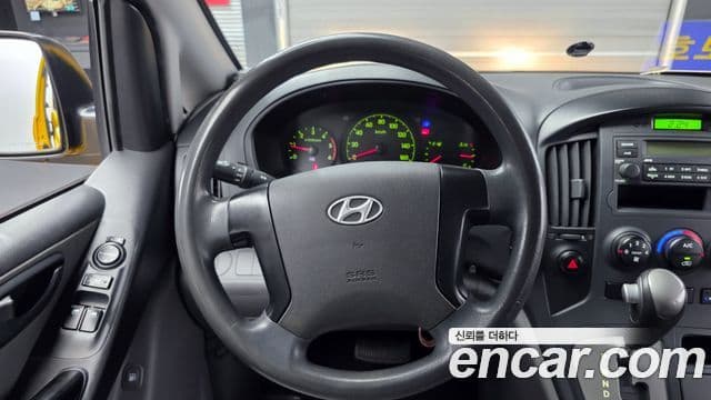 Hyundai Grand Starex детский перевозочный автомобиль, 2015 13