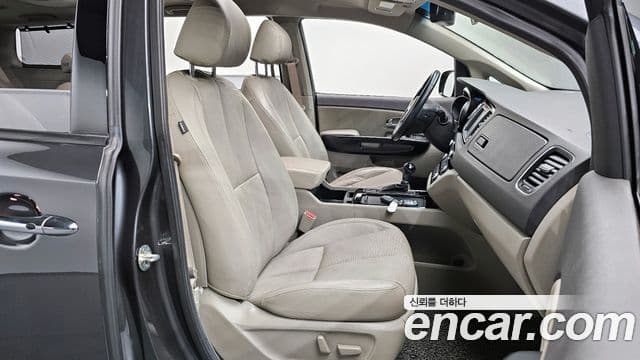 Kia All New Carnival Noblesse, 2015 10