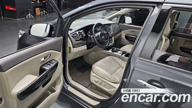 Kia All New Carnival Noblesse, 2015 11