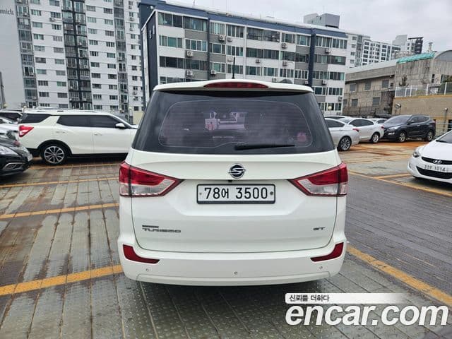 KG모빌리티(SsangYong) Korando 투리스모 2WD GT 11인승, 2014 6