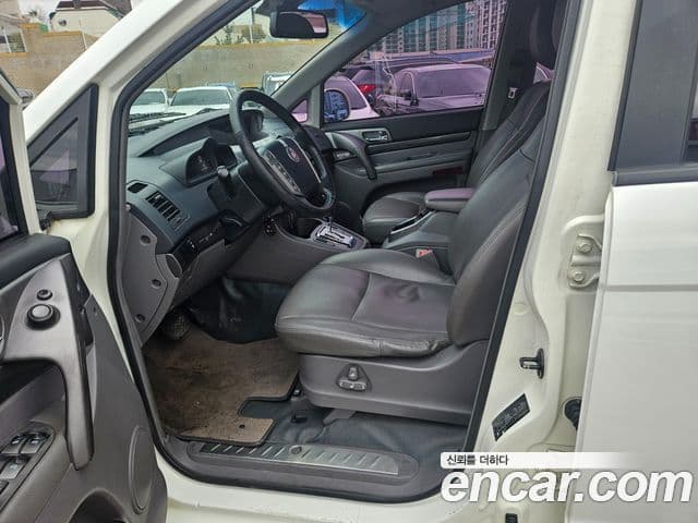 KG모빌리티(SsangYong) Korando 투리스모 2WD GT 11인승, 2014 7