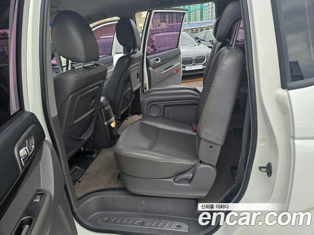 KG모빌리티(SsangYong) Korando 투리스모 2WD GT 11인승, 2014 9