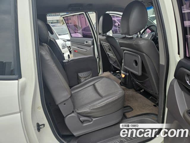 KG모빌리티(SsangYong) Korando 투리스모 2WD GT 11인승, 2014 10