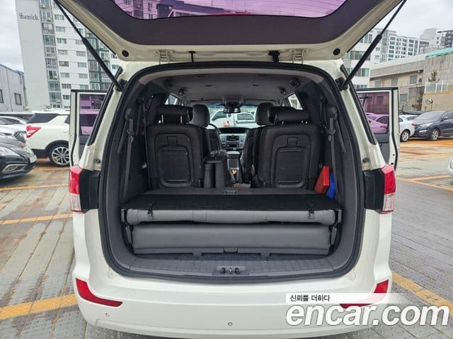 KG모빌리티(SsangYong) Korando 투리스모 2WD GT 11인승, 2014 11