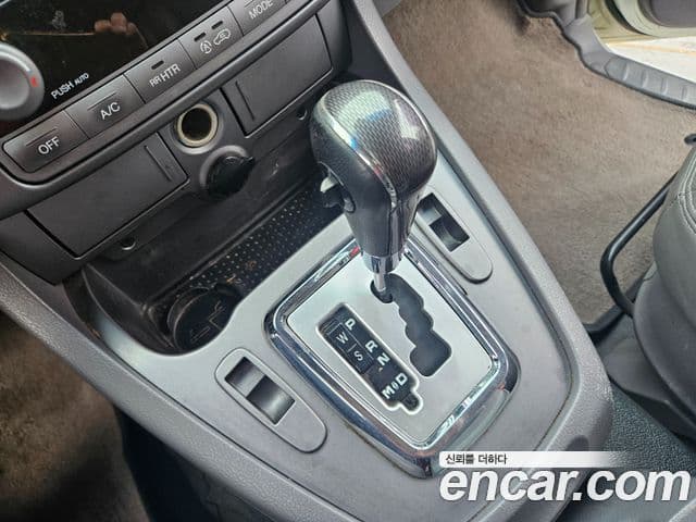 KG모빌리티(SsangYong) Korando 투리스모 2WD GT 11인승, 2014 14