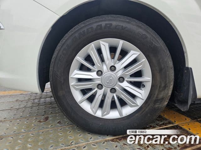 KG모빌리티(SsangYong) Korando 투리스모 2WD GT 11인승, 2014 18