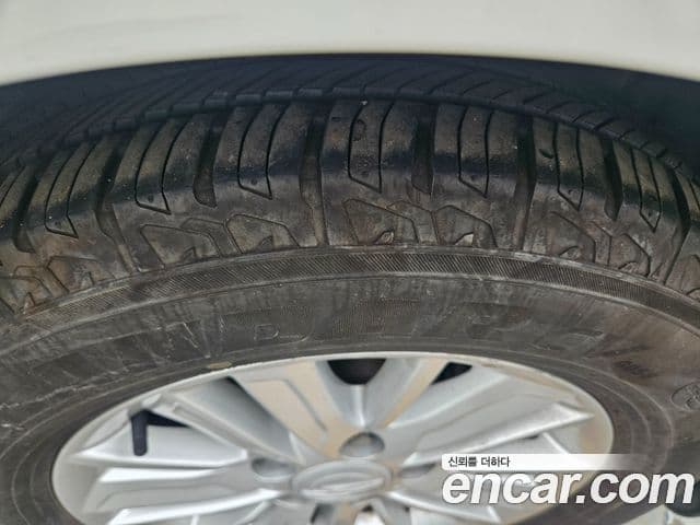 KG모빌리티(SsangYong) Korando 투리스모 2WD GT 11인승, 2014 19