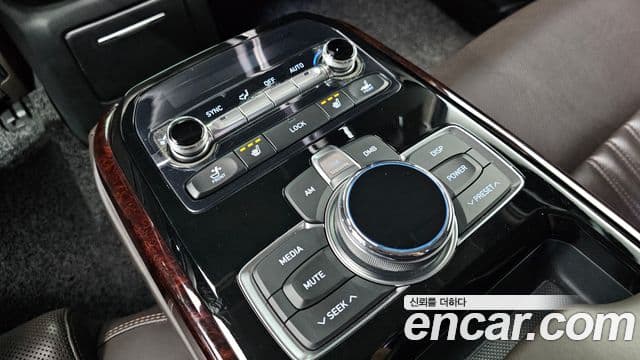 Genesis EQ900 Premium Luxury, 2016 17