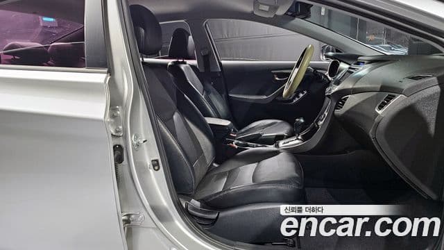 Hyundai Avante MD Premier, 2012 11